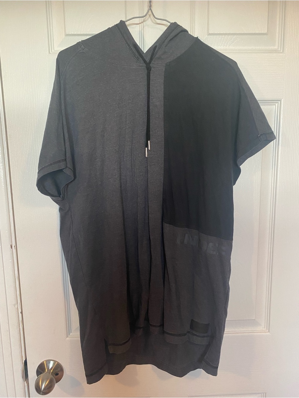 Under Armour Gray & Black Short Sleeve Hooded Poncho Top - Large